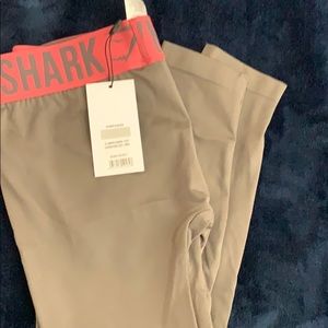 Gym shark cropped leggings